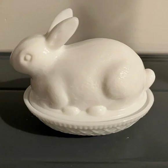 Antique milk glass/ceramic Bunny Dish - Picture 4 of 7